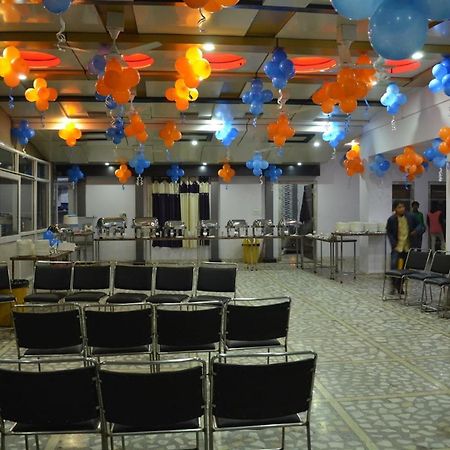 Hotel Rb Palace Dhaulpur Exteriör bild