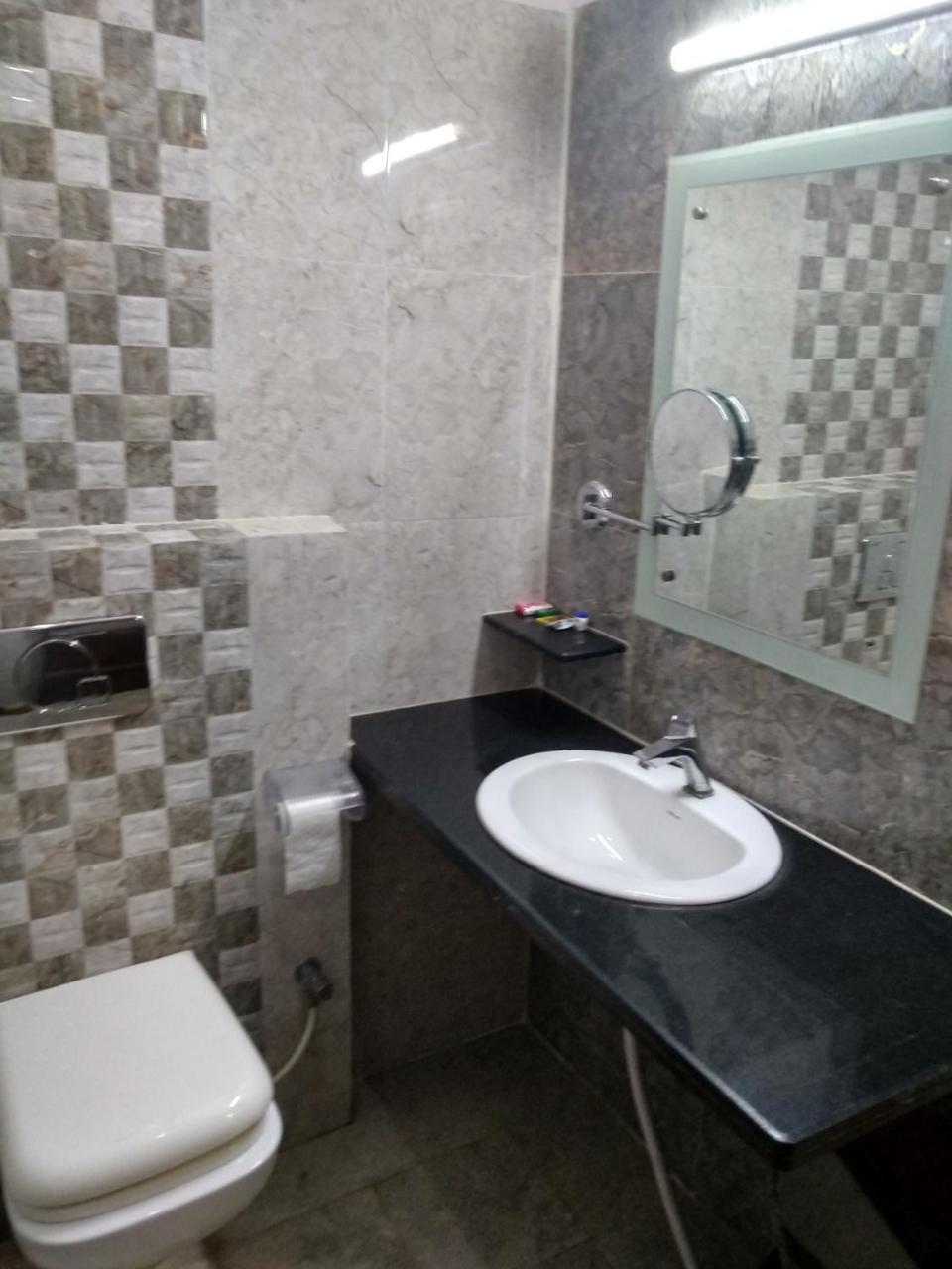 Hotel Rb Palace Dhaulpur Exteriör bild