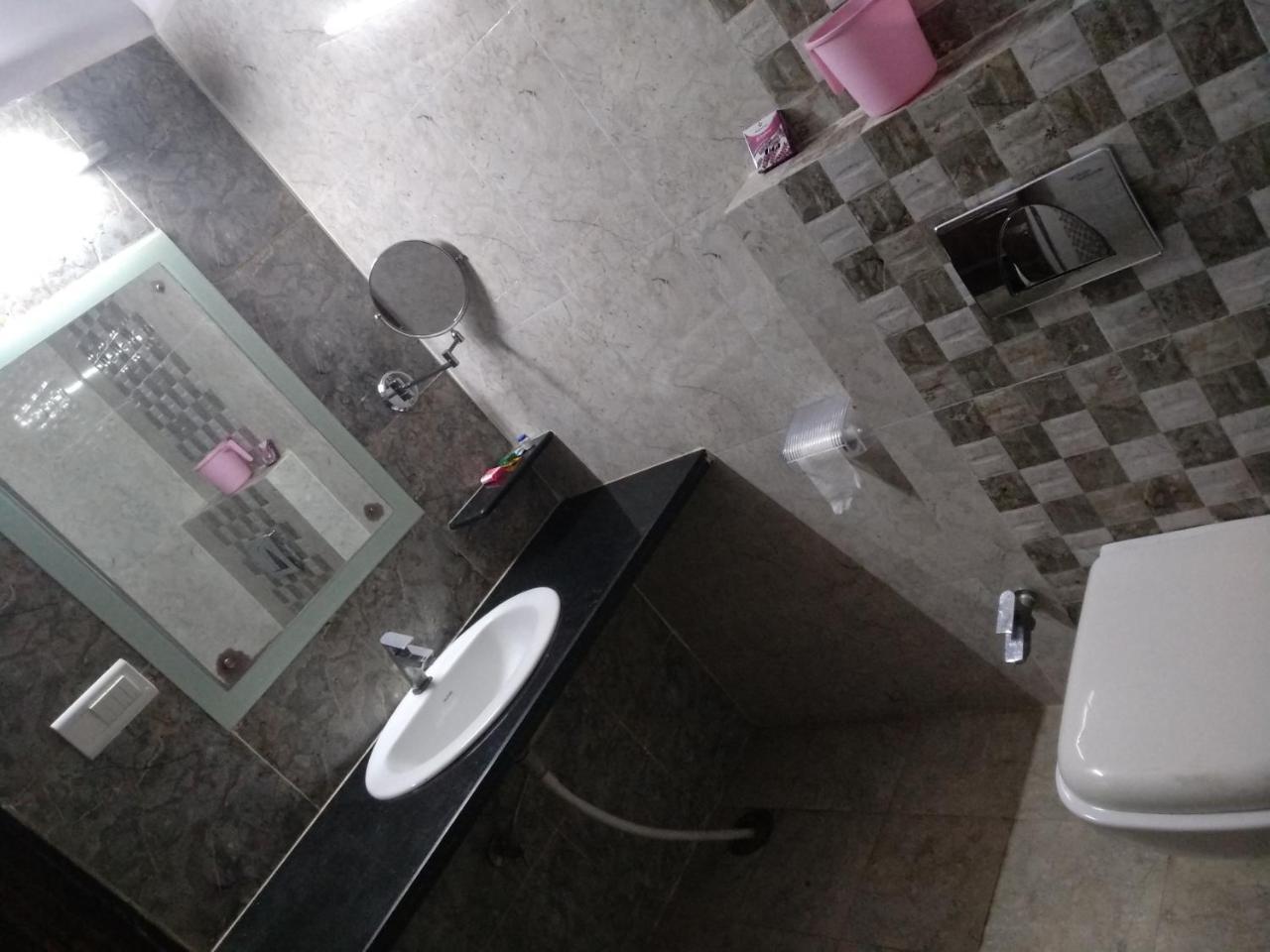 Hotel Rb Palace Dhaulpur Exteriör bild