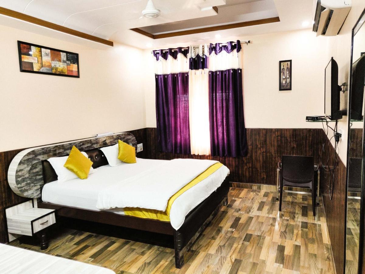 Hotel Rb Palace Dhaulpur Exteriör bild