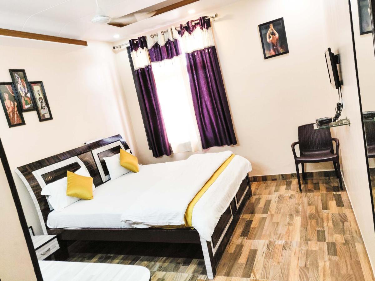 Hotel Rb Palace Dhaulpur Exteriör bild