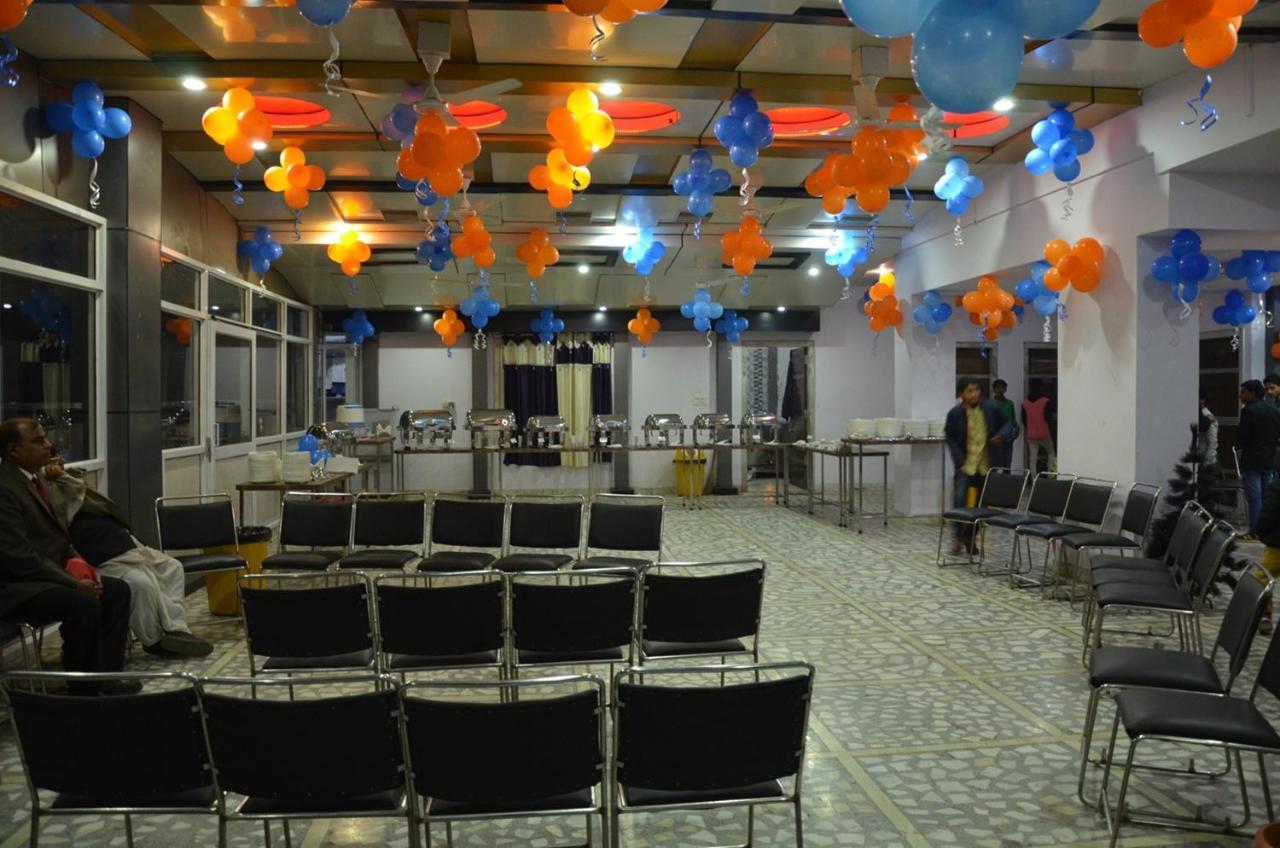 Hotel Rb Palace Dhaulpur Exteriör bild