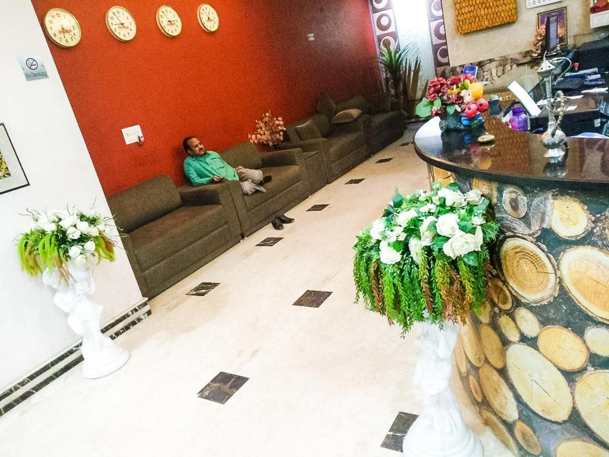 Hotel Rb Palace Dhaulpur Exteriör bild