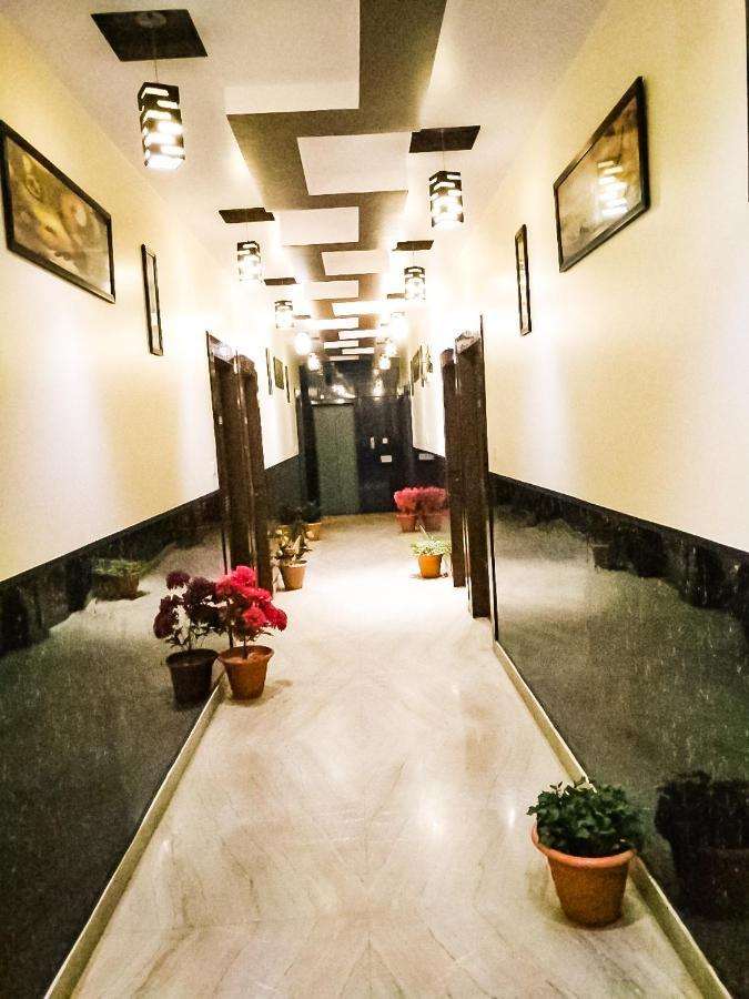 Hotel Rb Palace Dhaulpur Exteriör bild